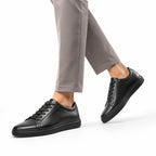 Sneaker Noir – vue profil fond blanc